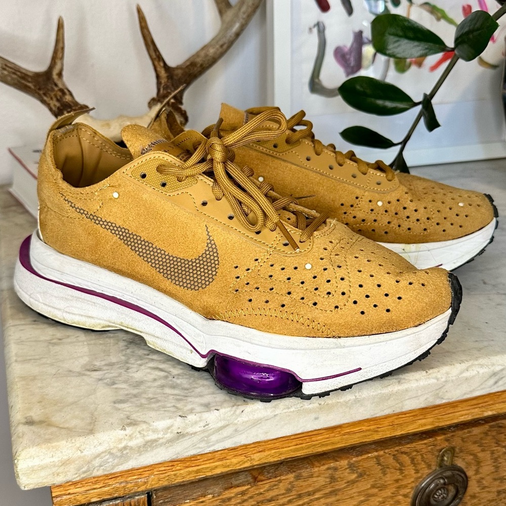 Nike Air Zoom Type W sneakers in wheat 9